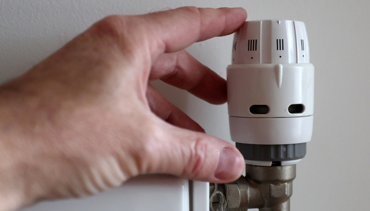 Bollette di luce e gas, Roma tra le città più care d’Europa: perché i prezzi sono così alti