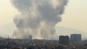 Attacco Usa-Israele in Iran, esplosioni in molte città. Trump: “Operazione contro il regime”