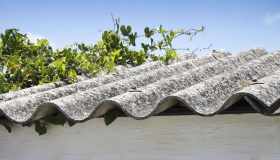 Bonus amianto 2026 per privati e aziende, le agevolazioni per rimuovere l’eternit