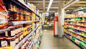 Cibo ultraprocessato pericoloso come il fumo, servono nuove tasse: lo studio