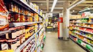 Cibo ultraprocessato pericoloso come il fumo, servono nuove tasse: lo studio