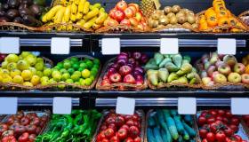 Crisi ortofrutta, quanto aumentano i prezzi dai campi agli scaffali: tutti i rincari