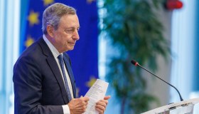 Il piano Draghi per gli Stati Uniti d’Europa, da mercato a potenza: “Ue diventi federazione”