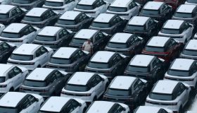 Crisi auto, -25% per benzina e diesel in Italia: le elettriche conquistano il mercato