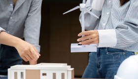 I lavori green sono ben pagati ma più precari, le disuguaglianze della transizione ecologica