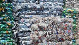 La plastica green non esiste, solo il 5% è riciclato e il resto è greenwashing