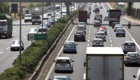 Sciopero trasporti 6 febbraio 2026, Milano bloccata: disagi dai treni all’Autostrada