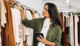 Spese per l’abbigliamento deducibili, quali abiti rientrano e cosa si può scaricare al 100%