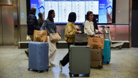 Voli e treni più cari a Pasqua, fino a 418 euro per gli aerei in Italia