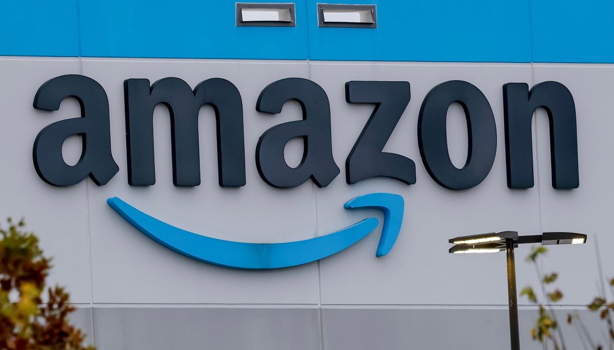 Amazon, chiesto il processo per evasione fiscale: accuse per 1,2 miliardi di Iva