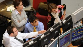 Spread Btp-Bund in calo a 95 punti, rendimenti sotto il 4%: cosa cambia per i Btp