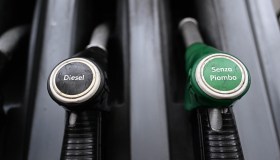 Accise sui carburanti, nessun intervento in Italia: diesel a 2,60 euro