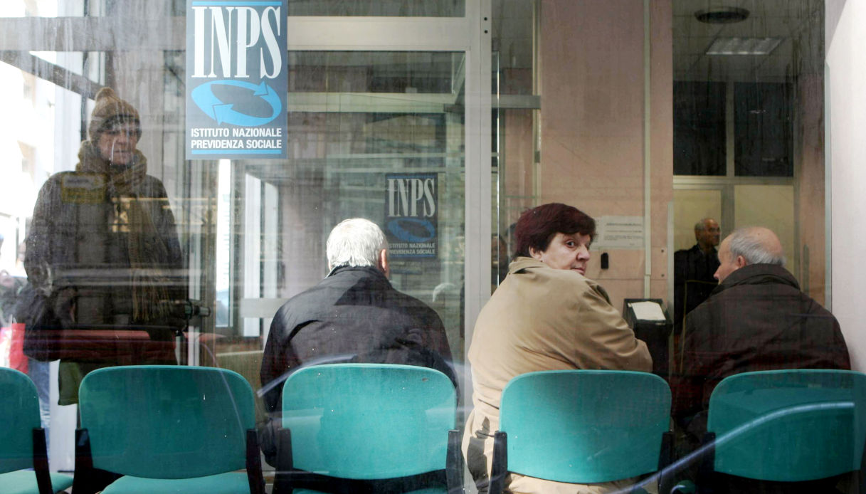 Pensioni aprile 2026, quando vengono pagate: gli aumenti e perché l’importo può cambiare