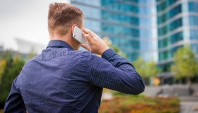 Bollette di telefono e internet in aumento con la guerra in Iran, +48 euro all’anno