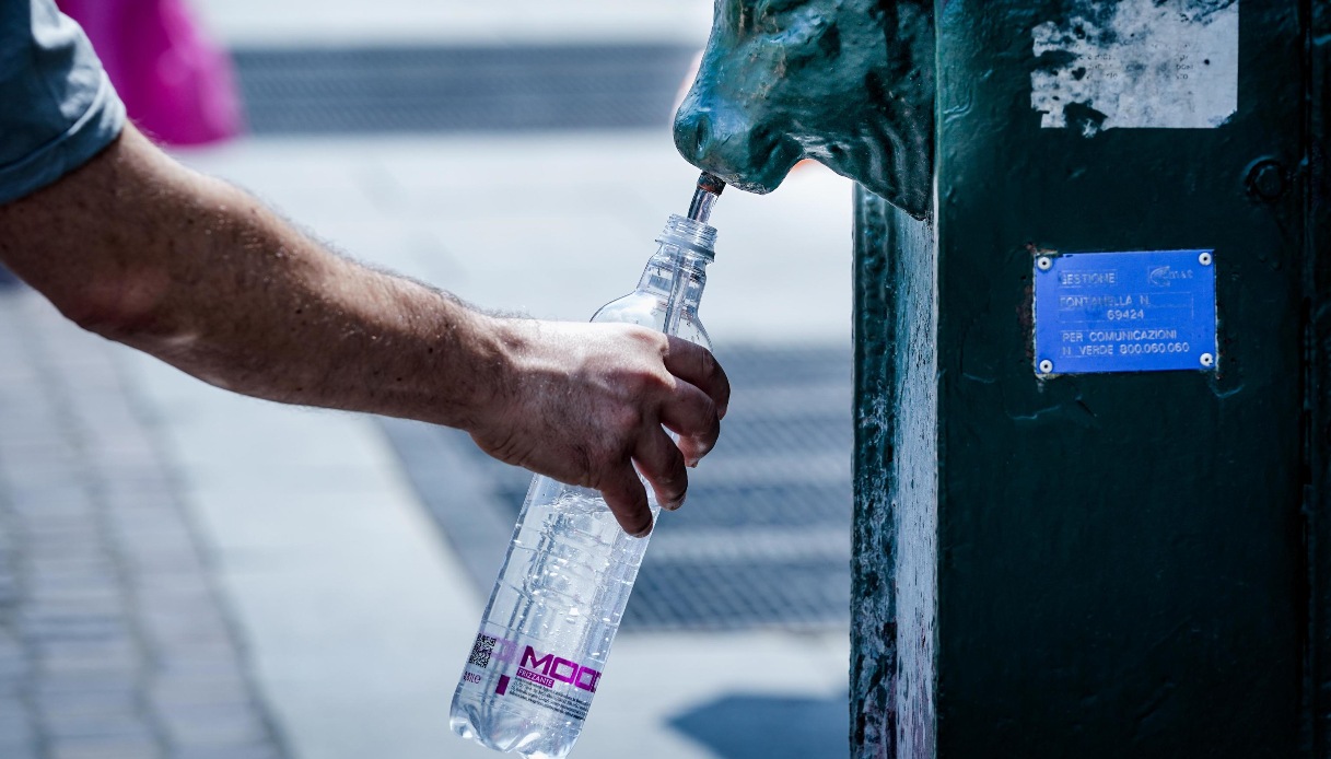 Temperature record nel 2026, torna El Niño che spinge il consumo estivo: +550 euro al mese