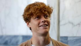 Ora puoi allenarti con Sinner, ma ti costa quanto una macchina usata