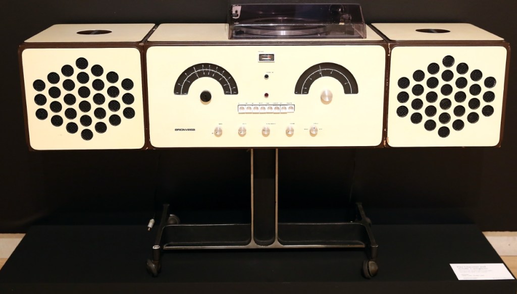 Il radiofonografo Brionvega RR126