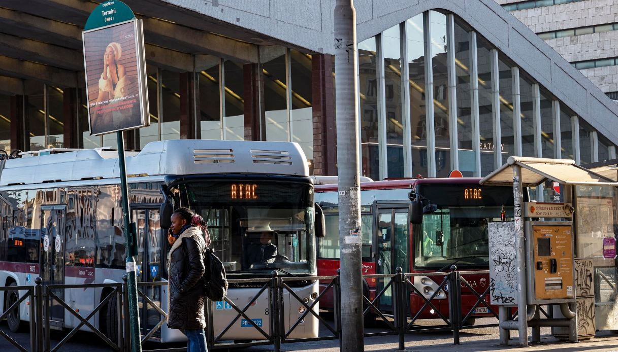 Trasporti pubblici a rischio, biglietti più alti con il caro carburanti