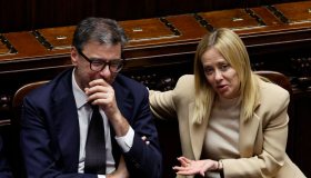 Decreto fiscale 2026, stop alla tassa sui pacchi: tutte le nuove misure in arrivo