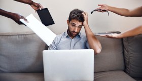 Workaholism, la dipendenza dal lavoro è sempre più diffusa: l’allarme Inail
