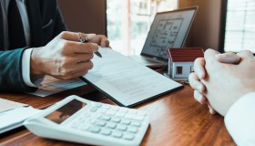 Mutui, conviene il fisso o il variabile? Le simulazioni e quando acquistare