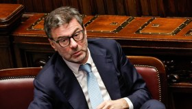 Pressione fiscale in Italia al 43,1%, nel mentre il Pil è fermo: i dati