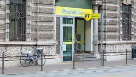 Salvadanaio digitale Poste Italiane, come funziona con la PostePay Evolution