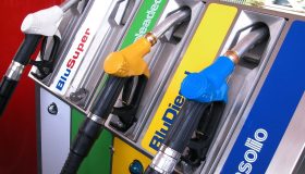 Taglio delle accise al via con il decreto carburanti, -25 centesimi su benzina e diesel