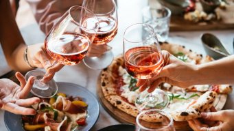 Il vino nei ristoranti italiani è locale, cosa emerge dai dati di filiera