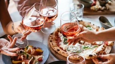 Il vino nei ristoranti italiani è locale, cosa emerge dai dati di filiera