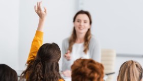 Aumenti e arretrati per la Scuola, firmato il nuovo Ccnl: cosa prevede