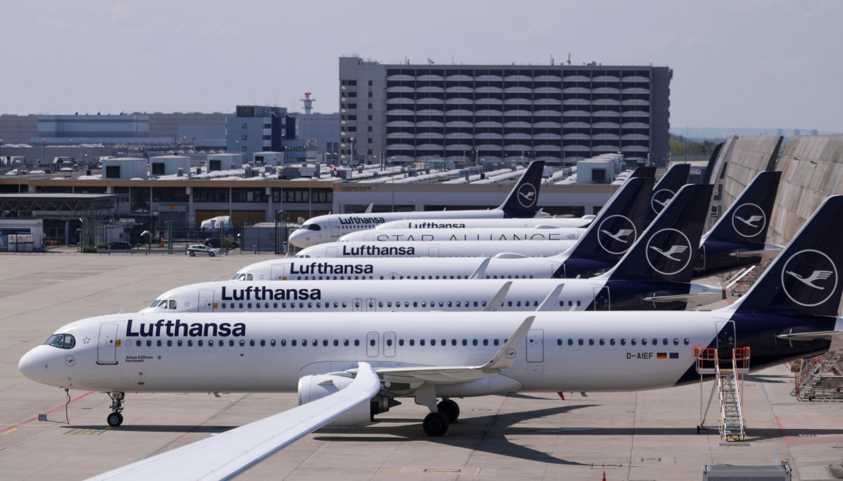 https://quifinanza.it/wp-content/uploads/sites/5/2026/04/Lufthansa-cancellera-20mila-voli.jpg