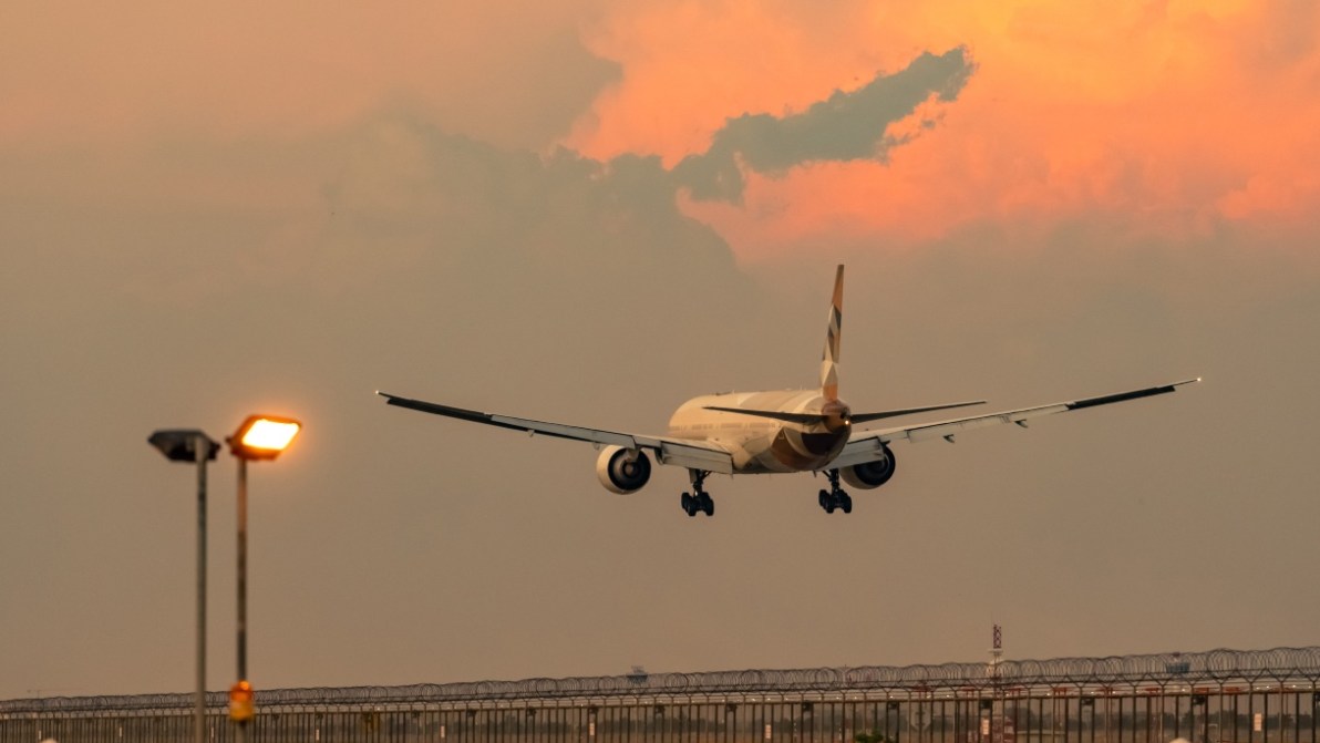 Prezzi dei voli a lungo raggio in calo, conviene volare in Asia e Africa