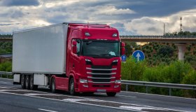 Sciopero degli autotrasportatori dal 20 al 25 aprile, rischio scaffali vuoti