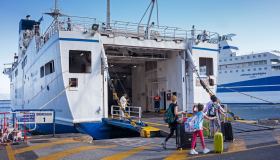 Traghetti, aumenti e cancellazioni: le tratte a rischio per la crisi dei carburanti