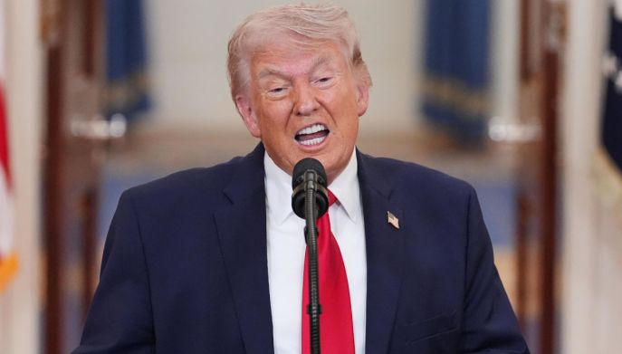 Petrolio sopra i 113 dollari: tensioni Usa-Iran e rischio Hormuz spingono i prezzi