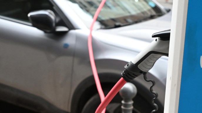 Auto elettriche, via alle nuove batterie: ricarica in 6 minuti e autonomia da 1.500 km