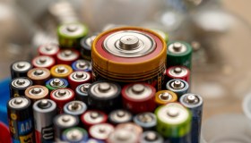 Batterie esauste, Italia lontana dagli obiettivi Ue: ricicliamo davvero così poco?