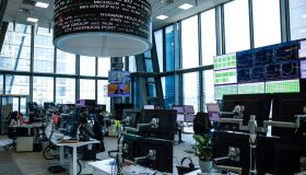 La Borsa del 21 aprile, Milano chiude in rosso con le perdite del settore difesa