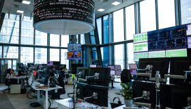 La Borsa dell’8 aprile, Piazza Affari vola dopo la tregua Usa-Iran e chiude a +3,7%