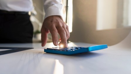 Stipendio ridotto a parità di mansioni, è legale solo a una condizione