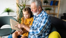 Se rinuncio all’eredità, i debiti possono passare ai miei figli minori?