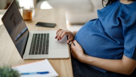 Niente Naspi in gravidanza senza la convalida delle dimissioni, il caso