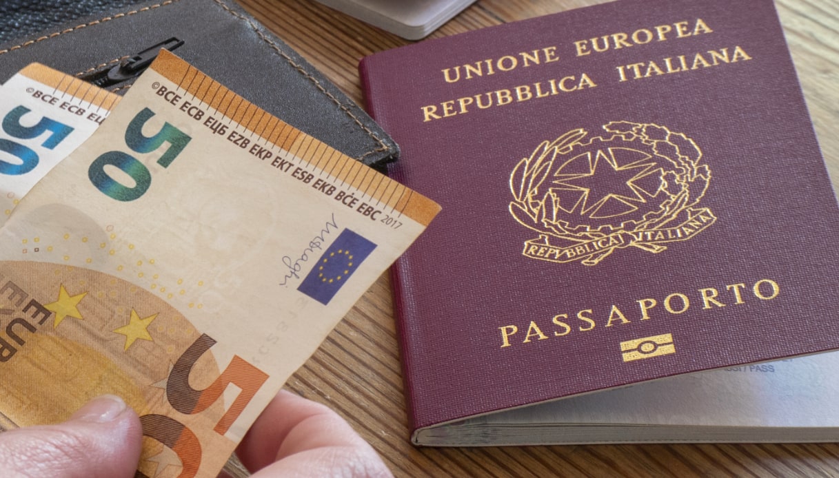 https://quifinanza.it/wp-content/uploads/sites/5/2026/04/passaporto-italiano.jpg