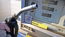 Quando scade il taglio accise, come cambia il prezzo e il rischio diesel caro in Europa