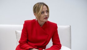 Sondaggi politici, FdI perde il 2% e il PD arretra mentre cresce il M5S