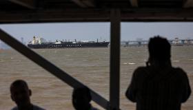 Stretto di Hormuz, rotte artiche come alternativa dopo il blocco navale: vantaggi e limiti