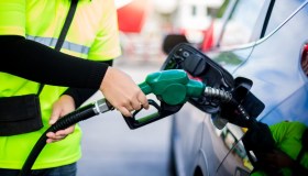 Come cambia il prezzo di benzina e diesel senza il taglio accise: nuovo aumento