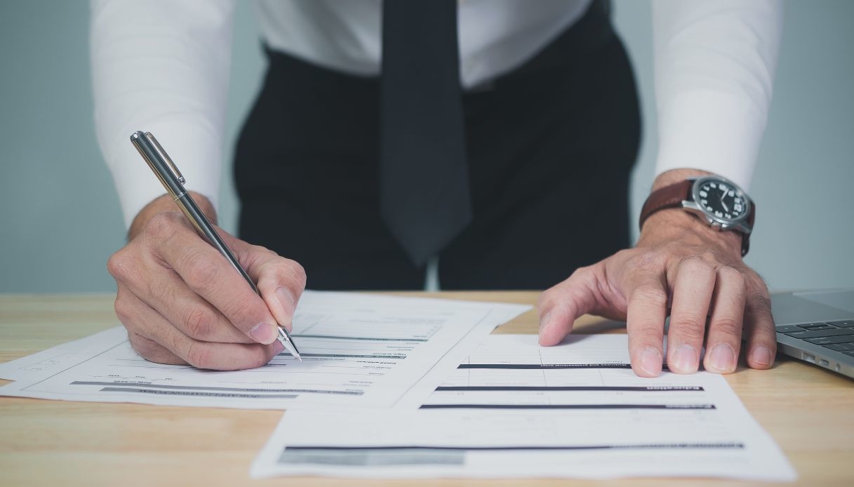 Stipendi in aumento tra rinnovi dei Ccnl e scatti, chi guadagna di più