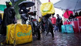 Glovo uscirà dal controllo giudiziario, aumenti per i rider: quanto prenderanno